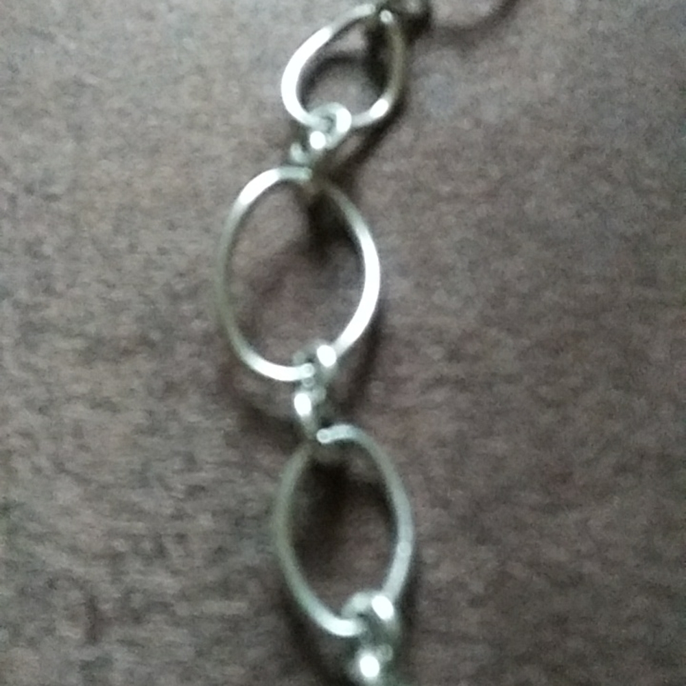 AVON Mother Of Pearl Pendant Necklace - Picture 5 of 7